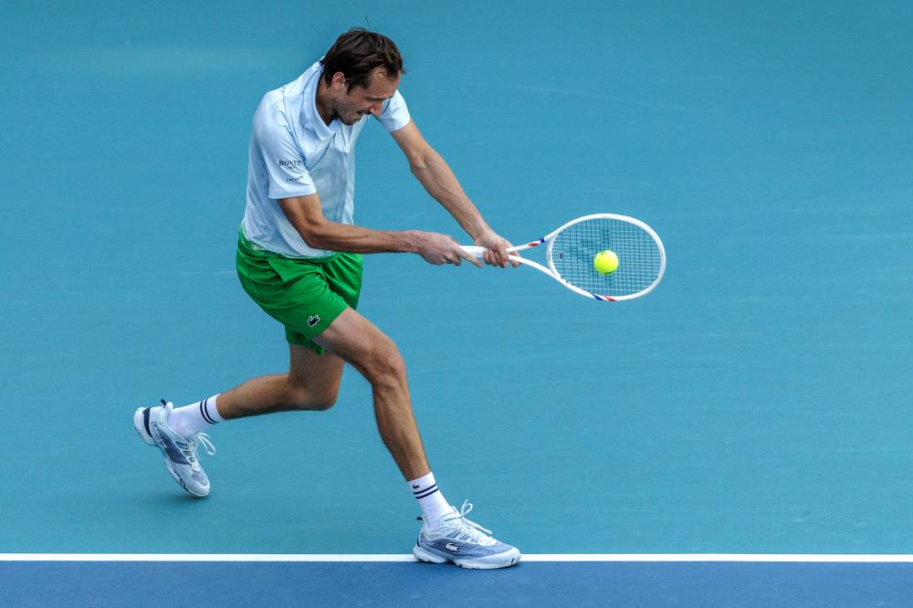 科尔：明日可能有5名球员复出&今天上场的一些球员将不会登场